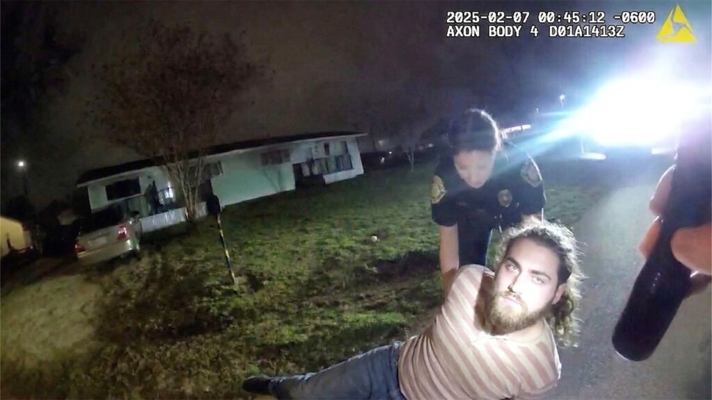 Boyfriend Shoots Girlfriend Over a Flirty Text Message & Calls 911 to Confess