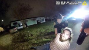 Boyfriend Shoots Girlfriend Over a Flirty Text Message & Calls 911 to Confess