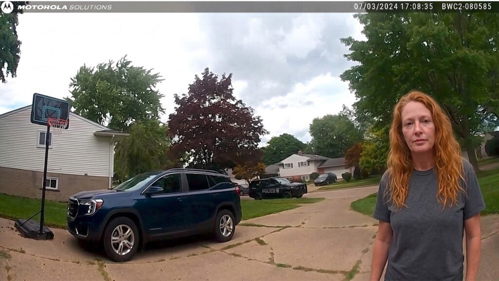 Girlfriend Attacks Her Sleeping Boyfriend With Two Knives After a Breakup